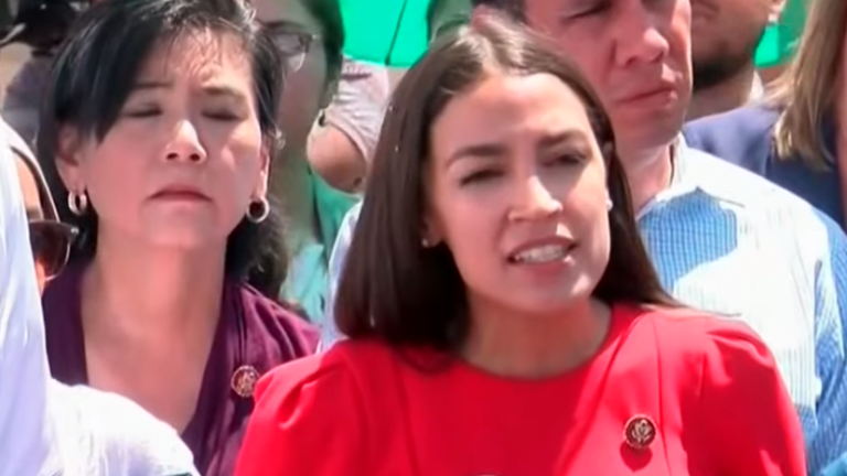 Ocasio-Cortez Slams Conditions at Southern Border Facility: 'I Was Not Safe'
