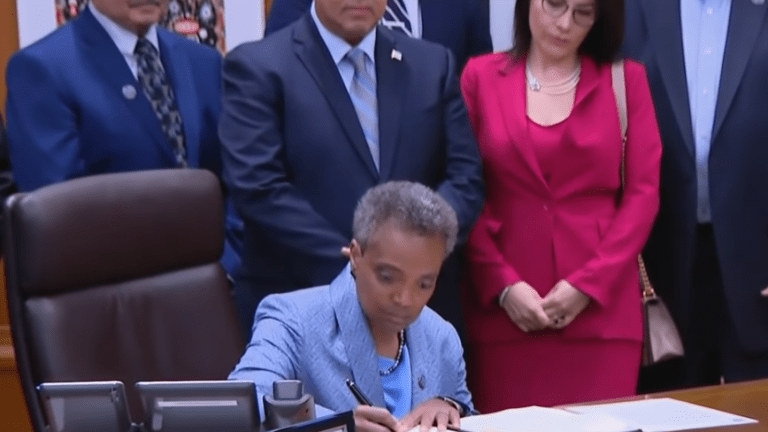 Chicago Mayor Lori Lightfoot lunches with 4-year-old boy who dressed as her for Halloween