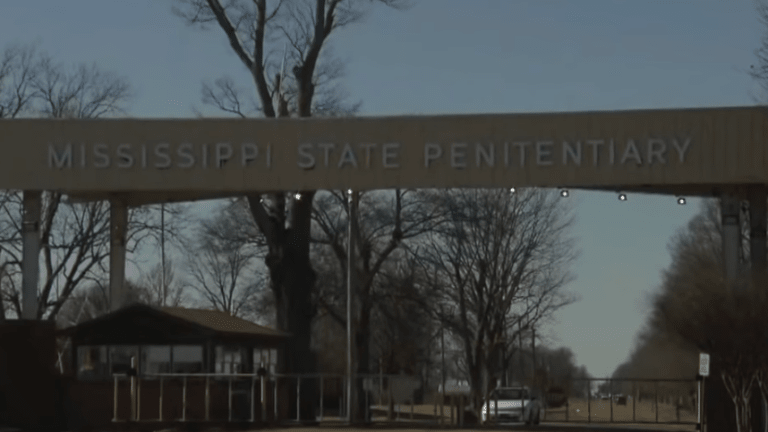 Mississippi sends inmates to private prison following guard shortage