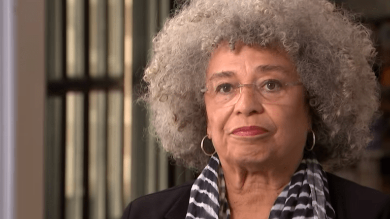 Civil Rights Institute Revokes award for Angela Davis